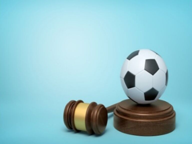 THE BALL IS IN THEIR COURT: A REAL NECESSITY FOR LAWYER TO VET/DRAFT SPORTS CONTRACTS