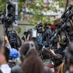 JOURNALIST
