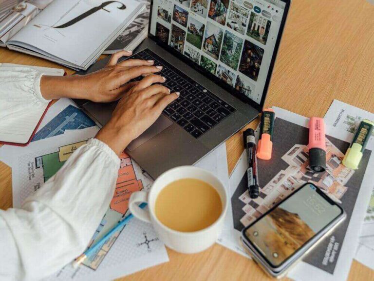 ONLINE DATING: IS PRIVACY SWIPED LEFT?