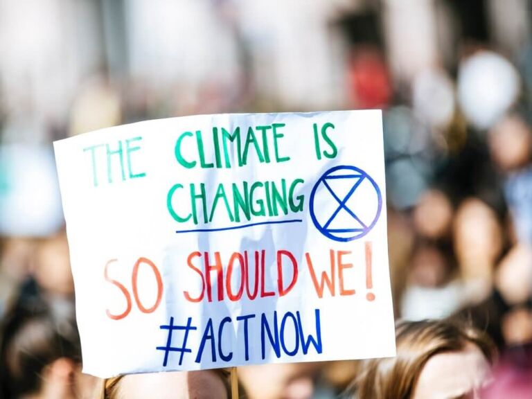 CLIMATE CHANGE AND MULTILATERAL AGREEMENTS UNDER INTERNATIONAL ENVIRONMENTAL LAW: POSITION, PROBLEMS AND SOLUTION