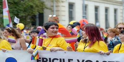 parade-8364317_640 (1)